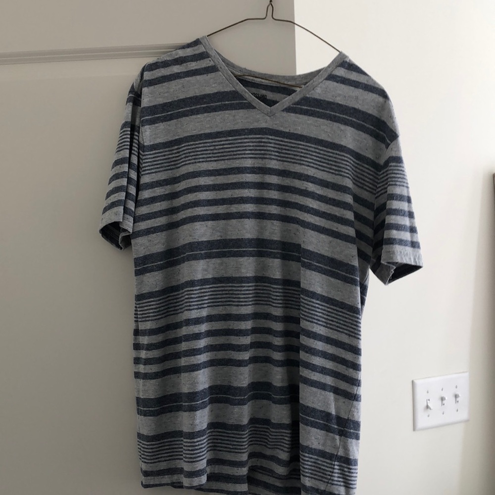 Men’s large Mossimo V-neck shirt